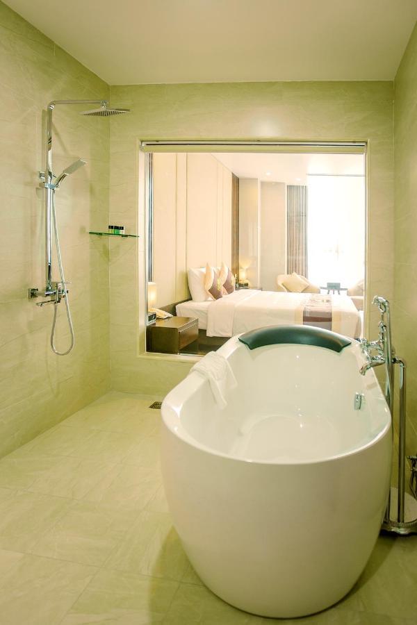 Mong Cai Luxury6 Hotel מראה חיצוני תמונה